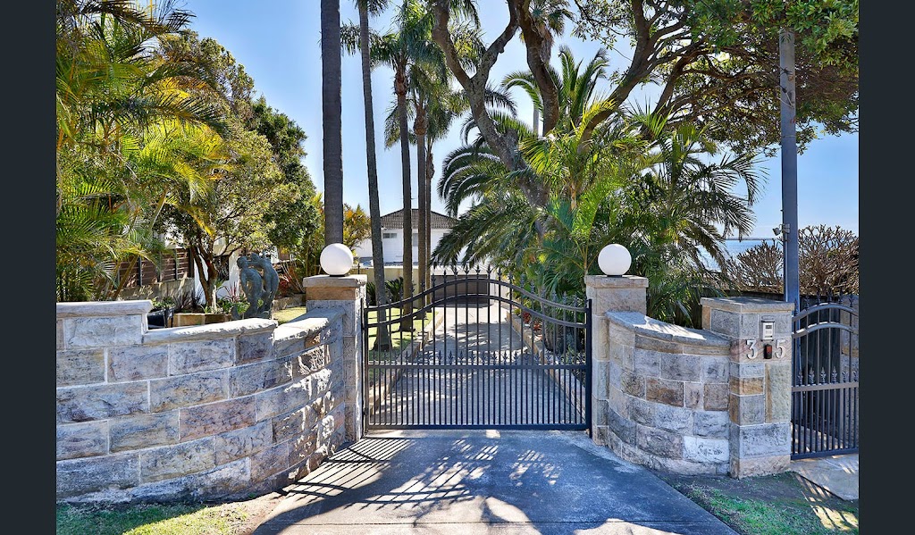 Bundeena Waterfront Pavilion | 35 Neil St, Bundeena NSW 2230, Australia | Phone: 0401 646 559