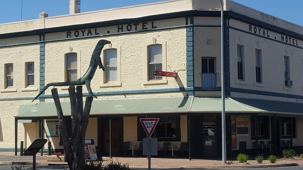 Royal Hotel | store | 24 Bowman St, Crystal Brook SA 5523, Australia | 0886362018 OR +61 8 8636 2018