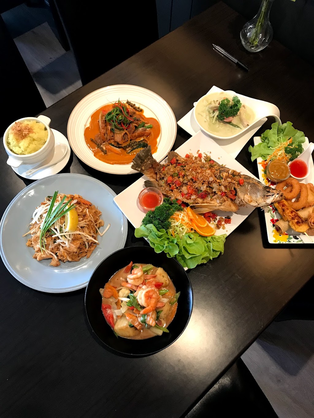 Imm Aroy Thai Restaurant | restaurant | 4/148 Chatsworth Rd, Coorparoo QLD 4151, Australia | 0738478855 OR +61 7 3847 8855