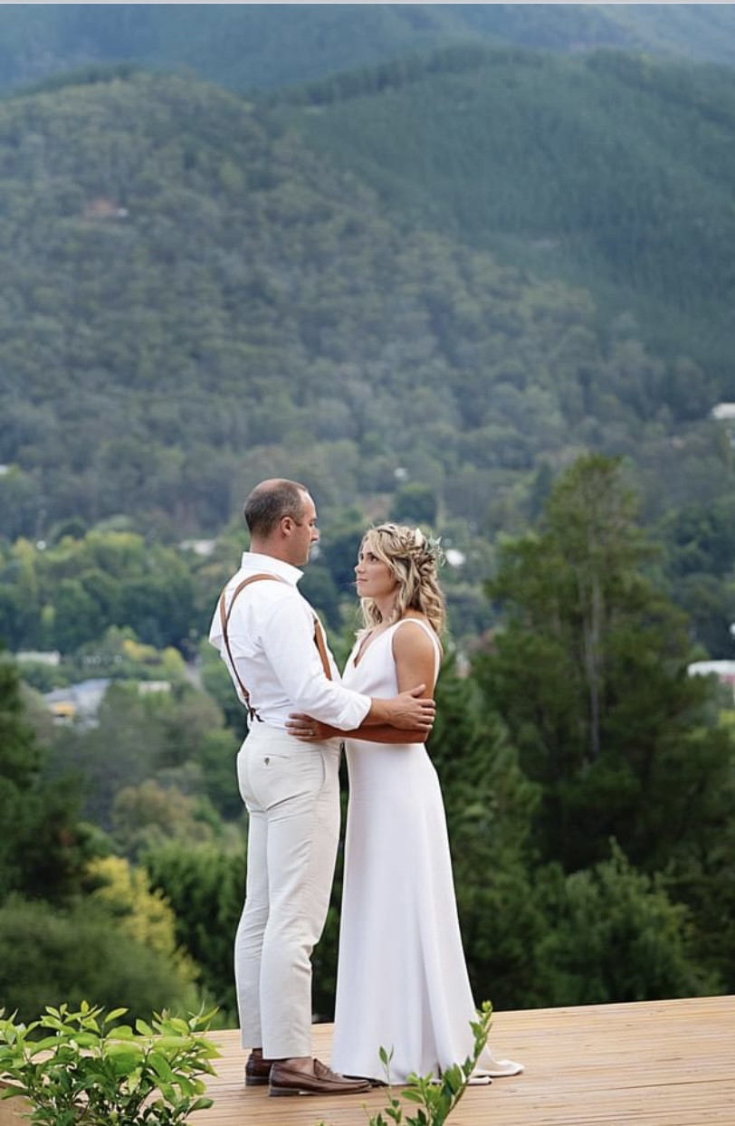 Bright Wedding Photography by Leanne Boyd | 28 Delany Ave, Bright VIC 3741, Australia | Phone: 0408 226 771