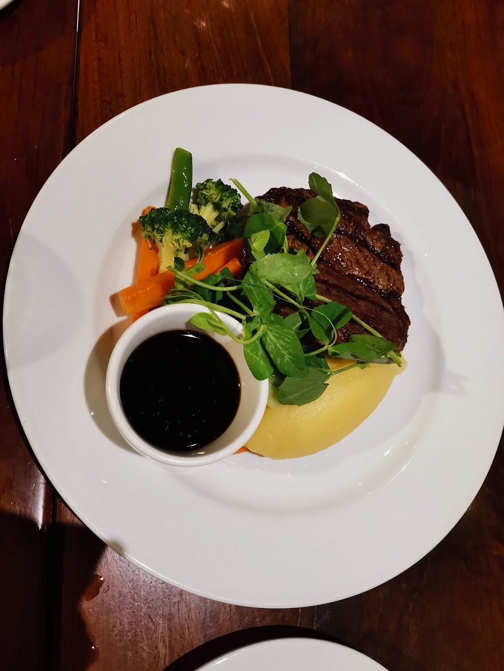 Lovedale Restaurant & Bar | 430 Wine Country Dr, Lovedale NSW 2325, Australia | Phone: (02) 4991 0900