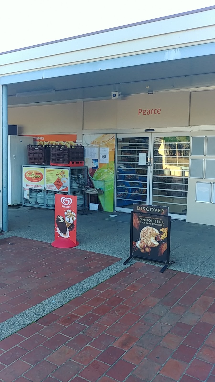 FoodWorks | supermarket | Pearce Shopping Centre, 1 Hodgson Cres, Pearce ACT 2607, Australia | 0262865766 OR +61 2 6286 5766