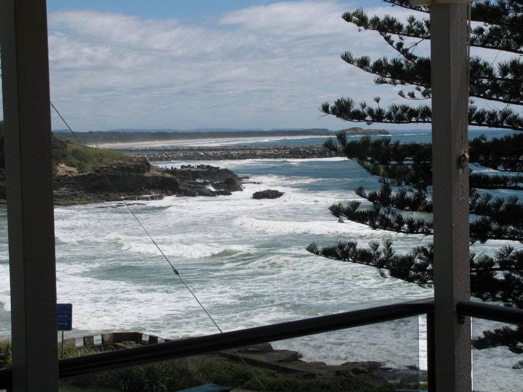 Yamba Surf Motel | lodging | 2 Queen St, Yamba NSW 2464, Australia | 0266462200 OR +61 2 6646 2200