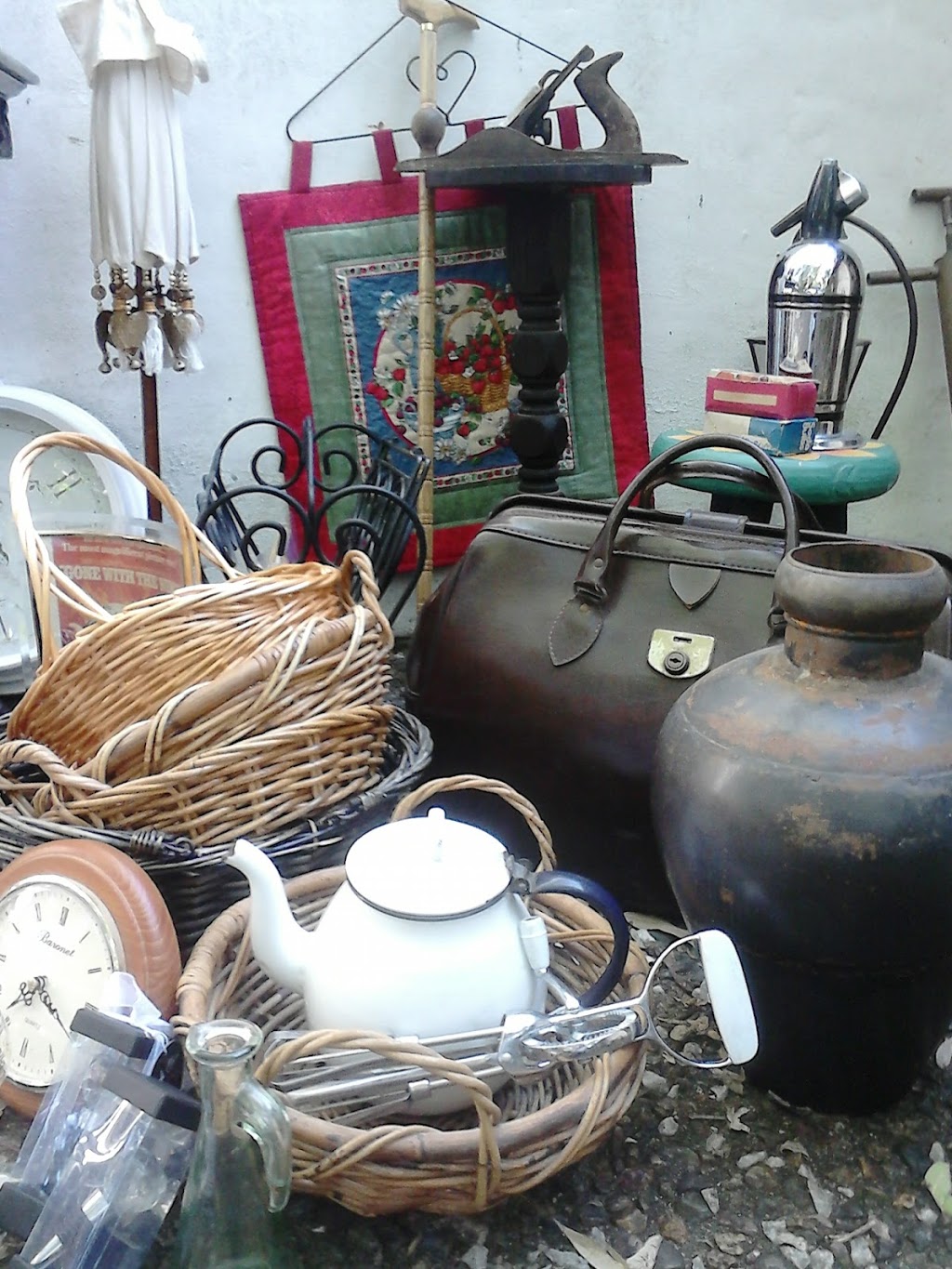 Antiques Etc. | 132 Braun St, Deagon QLD 4017, Australia | Phone: (07) 3869 2612