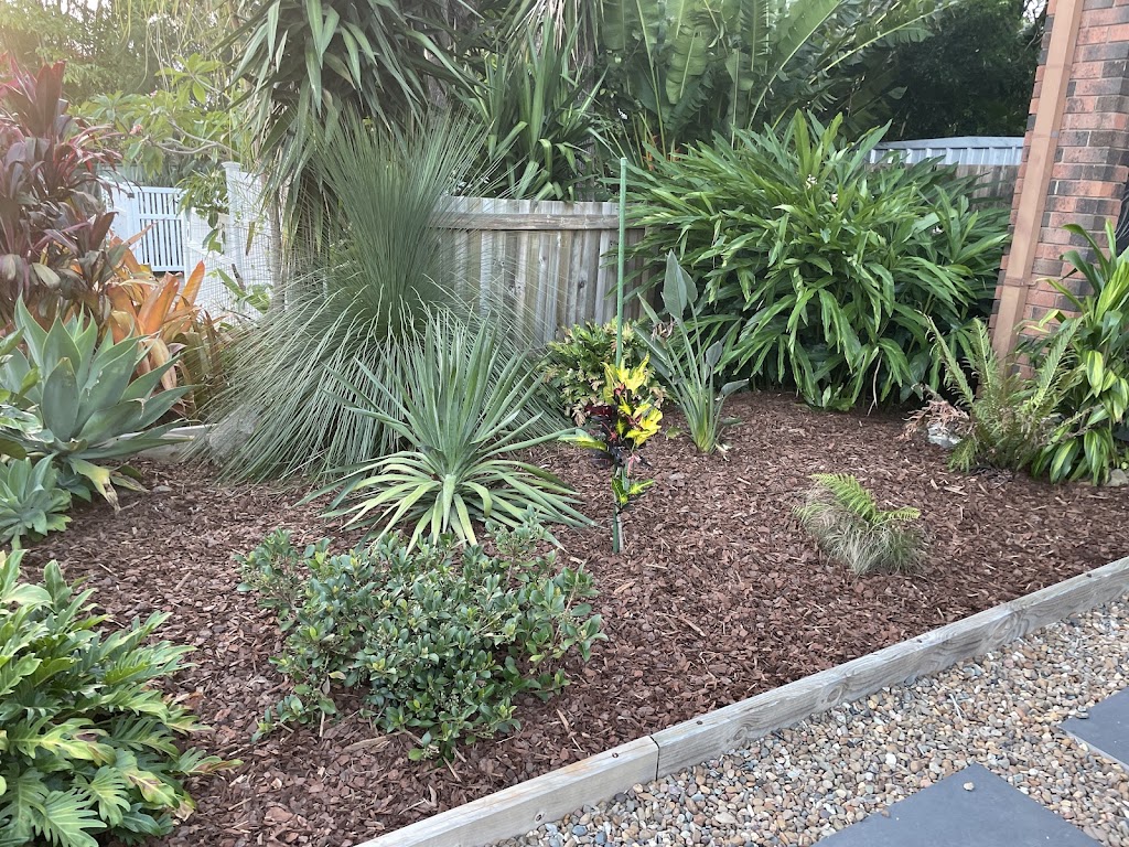 Golden Cane lawns | 9 Rosella St, Wellington Point QLD 4160, Australia | Phone: 0415 190 092