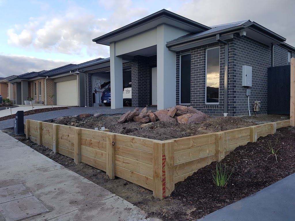 sleeper retaing walls | 9 Bayview Country Ln, Bittern VIC 3918, Australia | Phone: 0408 397 673