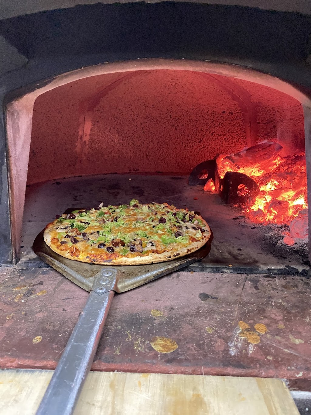 Desi Style woodfire Pizza | 82 Pye Rd, Quakers Hill NSW 2763, Australia | Phone: 0425 145 011