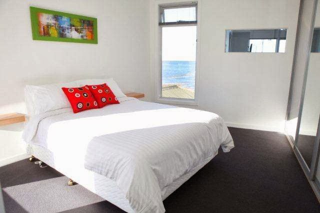 Penguin Waterfront Escape | lodging | 68 Main Rd, Penguin TAS 7316, Australia | 0428003368 OR +61 428 003 368