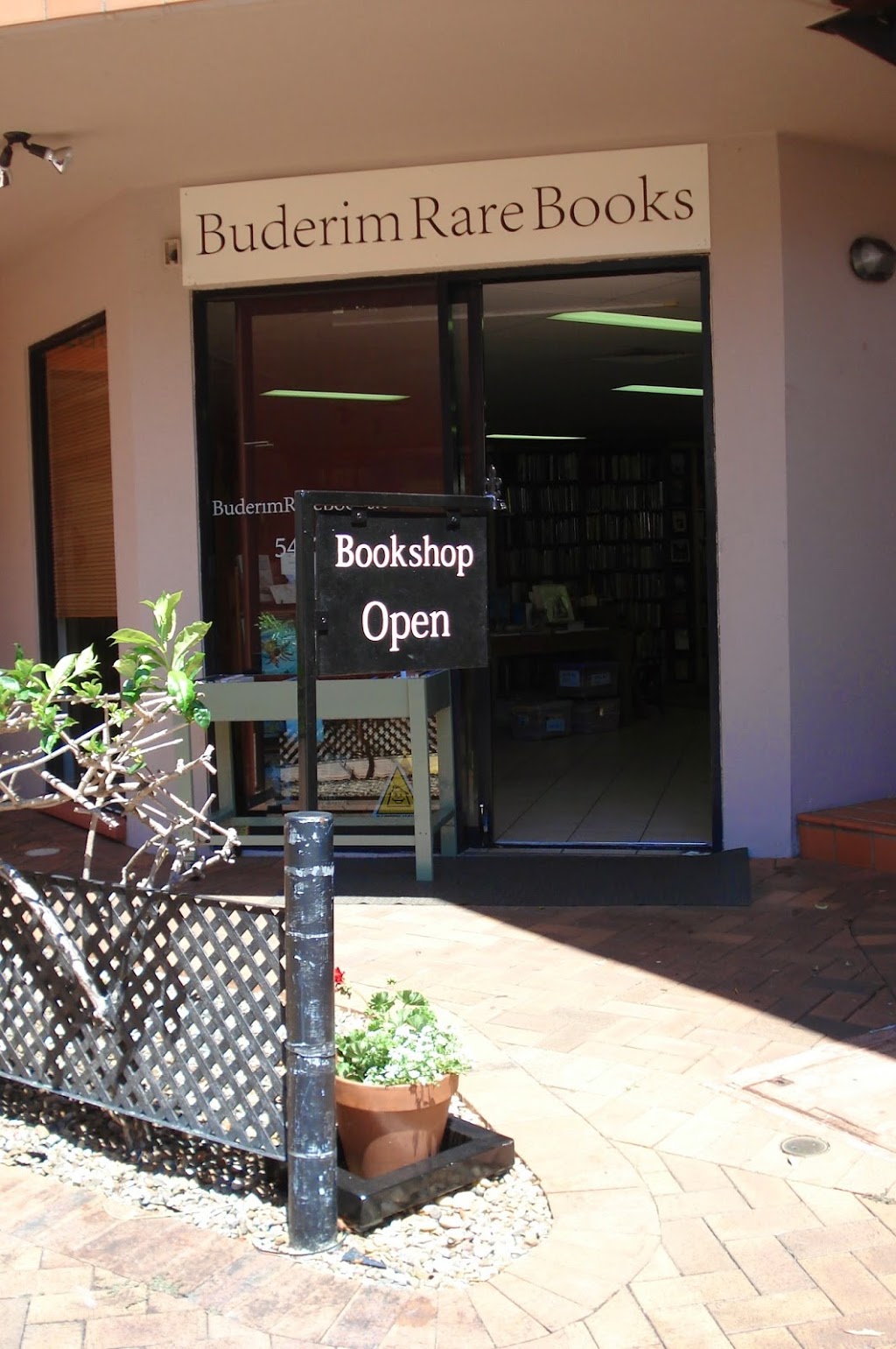 Buderim Rare Books | book store | 8/61 Burnett St, Buderim QLD 4556, Australia | 0754771306 OR +61 7 5477 1306