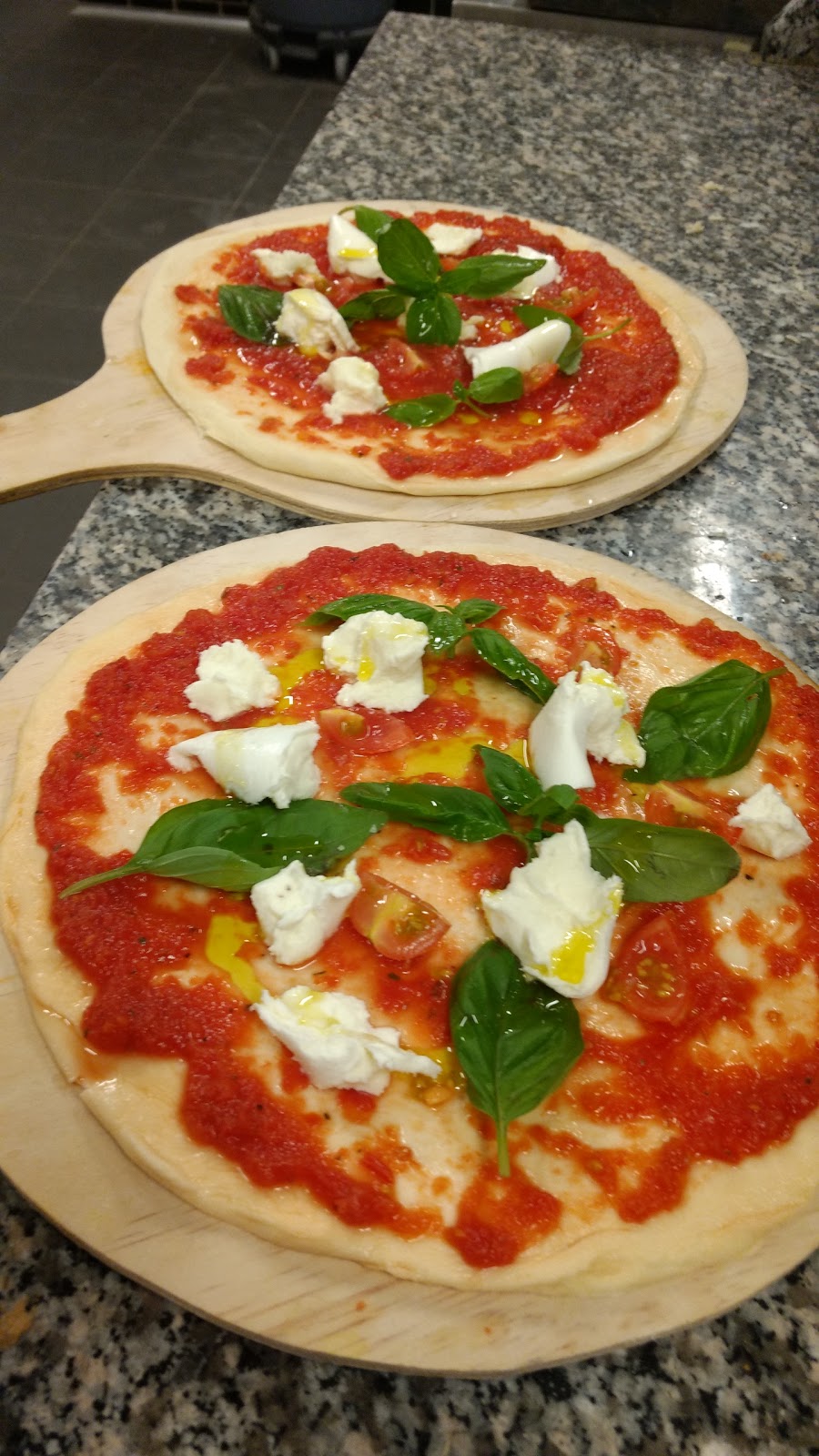 Queen Margherita Pizza Bentleigh East | meal delivery | 245 E Boundary Rd, Bentleigh East VIC 3165, Australia | 0395797887 OR +61 3 9579 7887