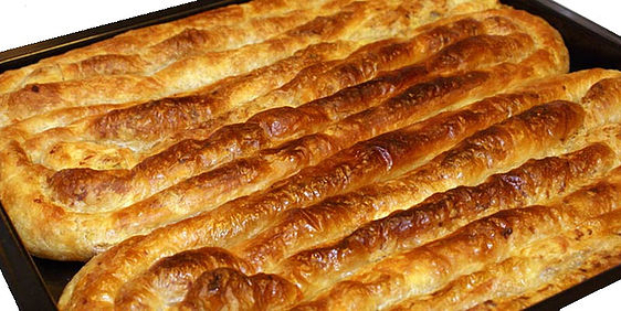 Kings Fresh Burek | bakery | 58 Kings Rd, St Albans VIC 3021, Australia | 0393643752 OR +61 3 9364 3752