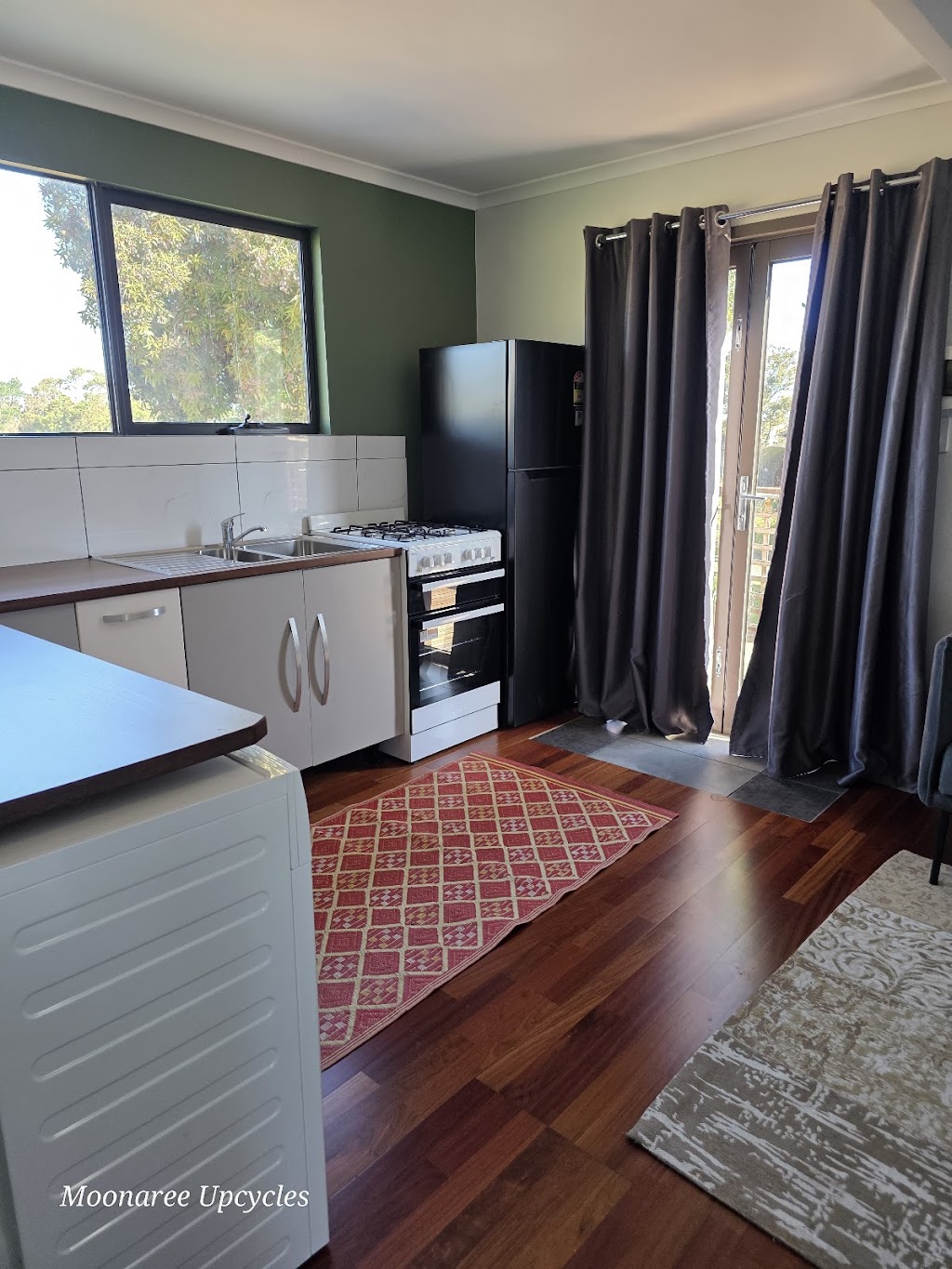 Moonaree Cabin | 66 Narrawong Cemetery Rd, Narrawong VIC 3285, Australia | Phone: 0493 451 304