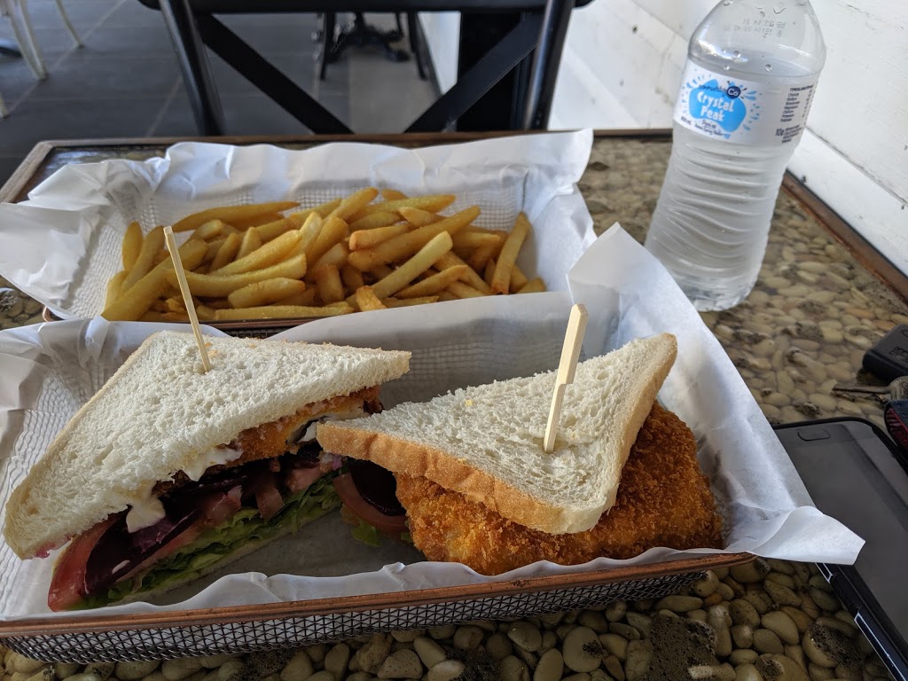 Two Wise Fish | restaurant | Waterway Village, shop 1/64 Karbunya St, Mermaid Waters QLD 4218, Australia | 0755786566 OR +61 7 5578 6566