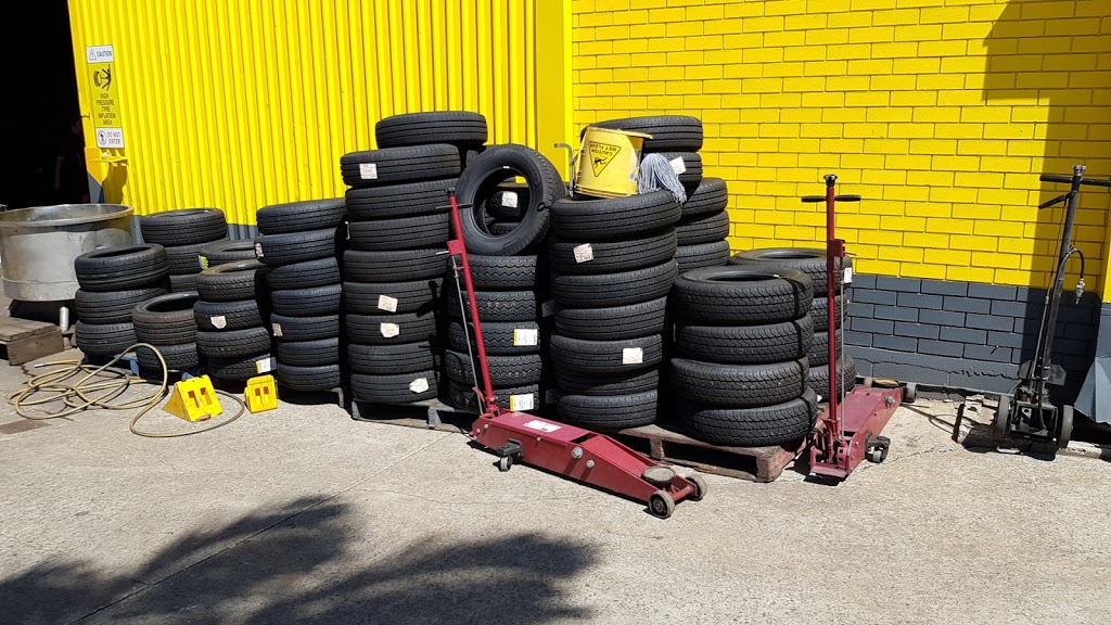 Apache Wholesale Tyres Service | 156 Marshall Road (Cnr Balham Road), Rocklea QLD 4106, Australia | Phone: (07) 3275 2366
