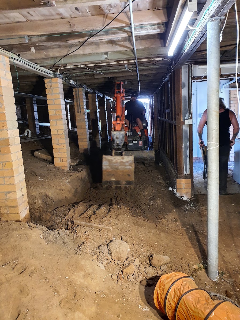 WinckX Excavators | 364 Tomewin Mountain Rd, Currumbin Valley QLD 4223, Australia | Phone: 0423 506 446