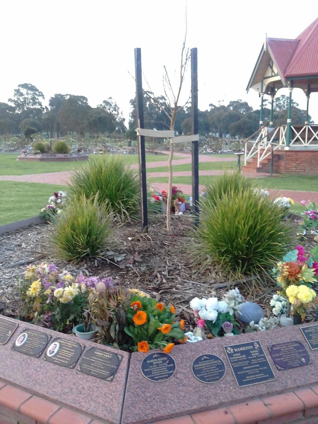 Lilydale Memorial Park - 126-128 Victoria Rd, Lilydale VIC 3140, Australia