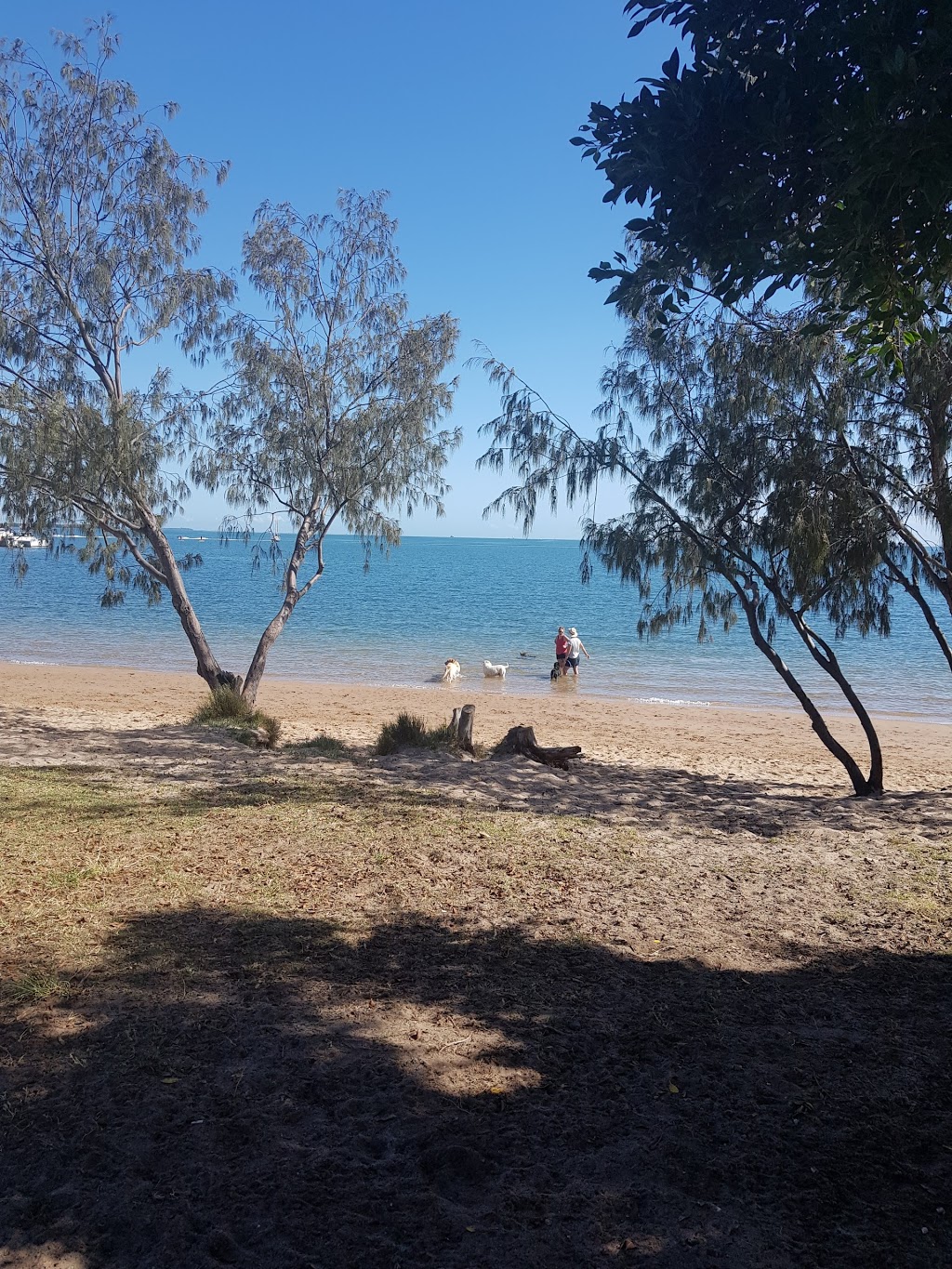 Raby Bay Foreshore Park Beach | park | 90-110 Sentinel Ct, Cleveland QLD 4163, Australia