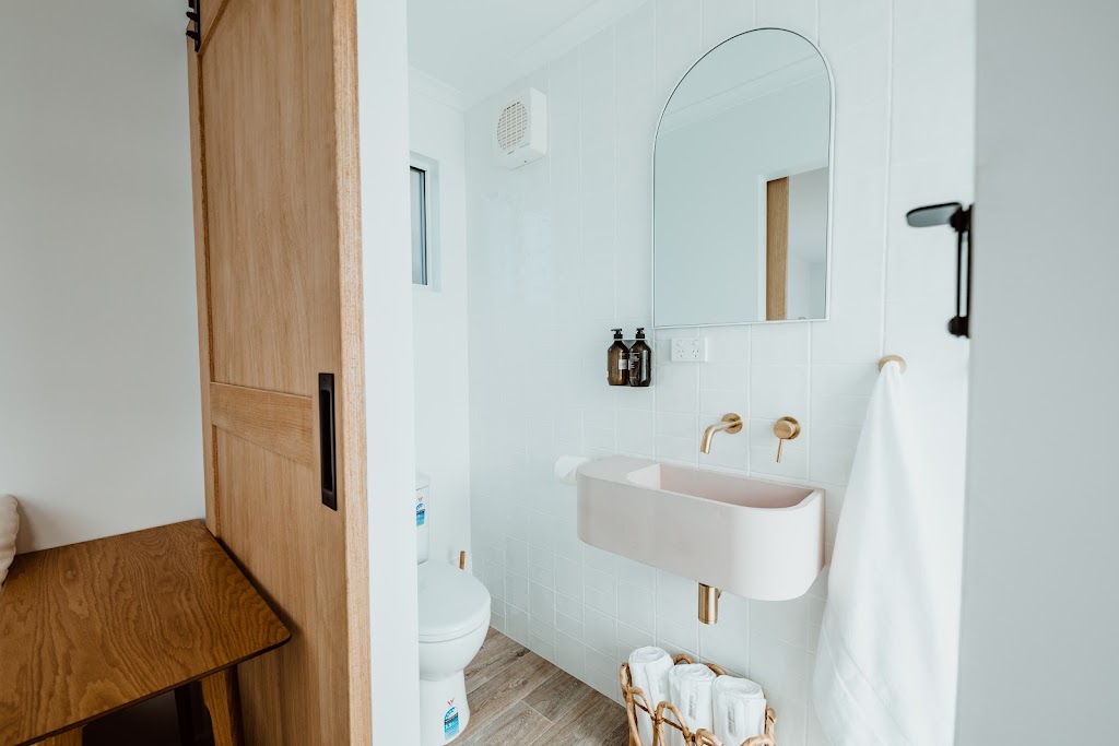 The Floathouse | Riverglen Dr, White Sands SA 5253, Australia | Phone: 0423 320 166