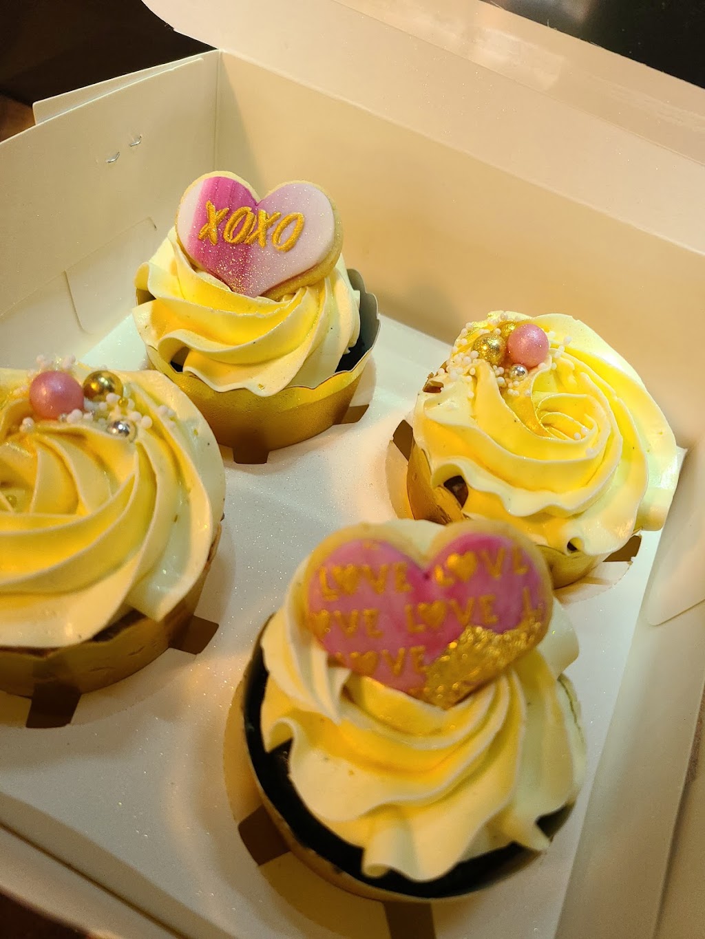 Artisan Cakes & Sweets | bakery | 32 Jennings Rd, Hamilton VIC 3300, Australia | 0476178487 OR +61 476 178 487
