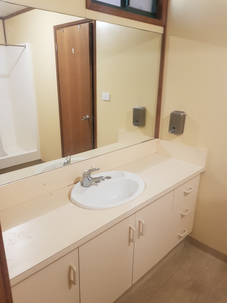 Rennies Workers Accommodation Padthaway | 95 Vogelsang Rd, Padthaway SA 5271, Australia | Phone: 0429 676 903