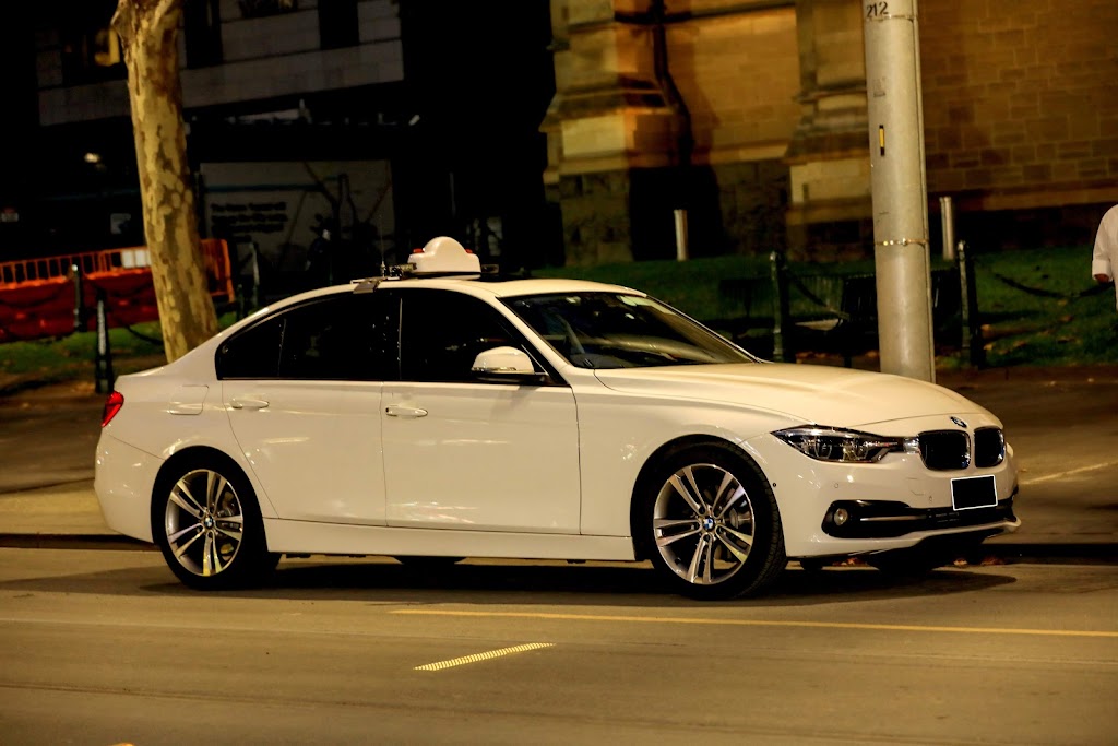 Luxo Cabs | 3 Nectar Ave, Manor Lakes VIC 3024, Australia | Phone: (03) 8488 8052