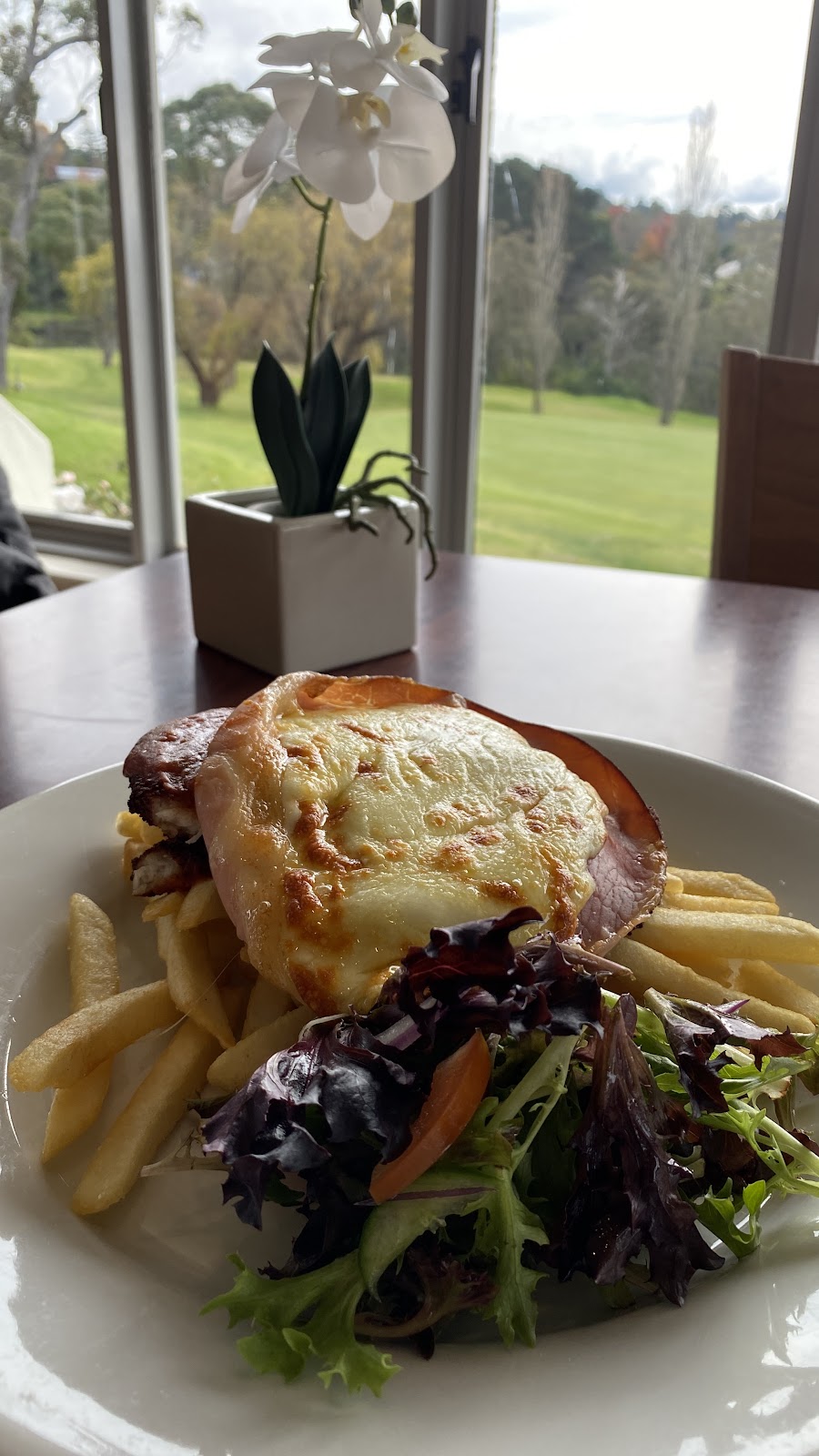 Leura Golf Club Bistro | 1 Sublime Point Rd, Leura NSW 2780, Australia | Phone: (02) 4785 0000