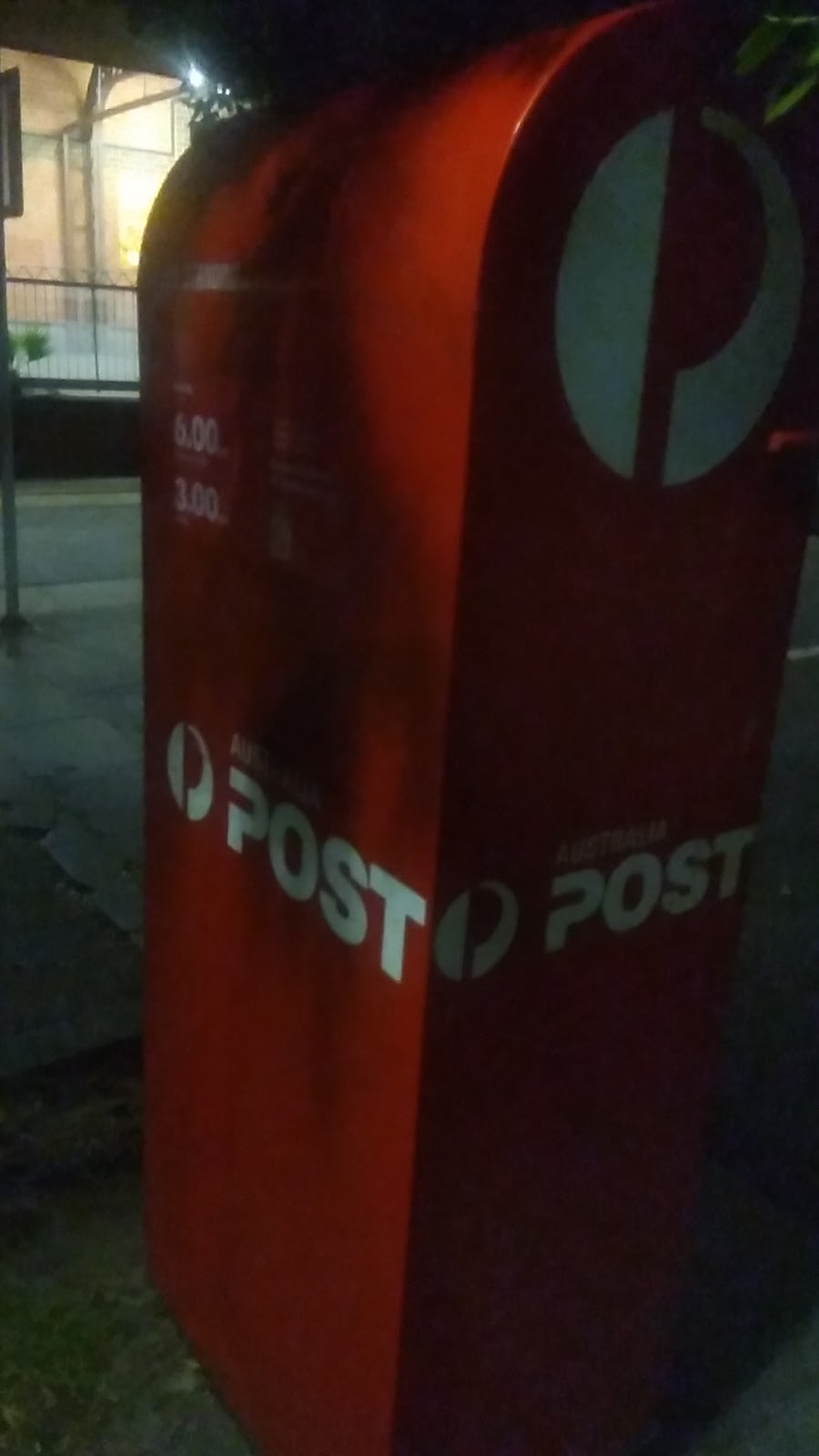 Australia post drop box | post office | 101 Beach St, Port Melbourne VIC 3207, Australia