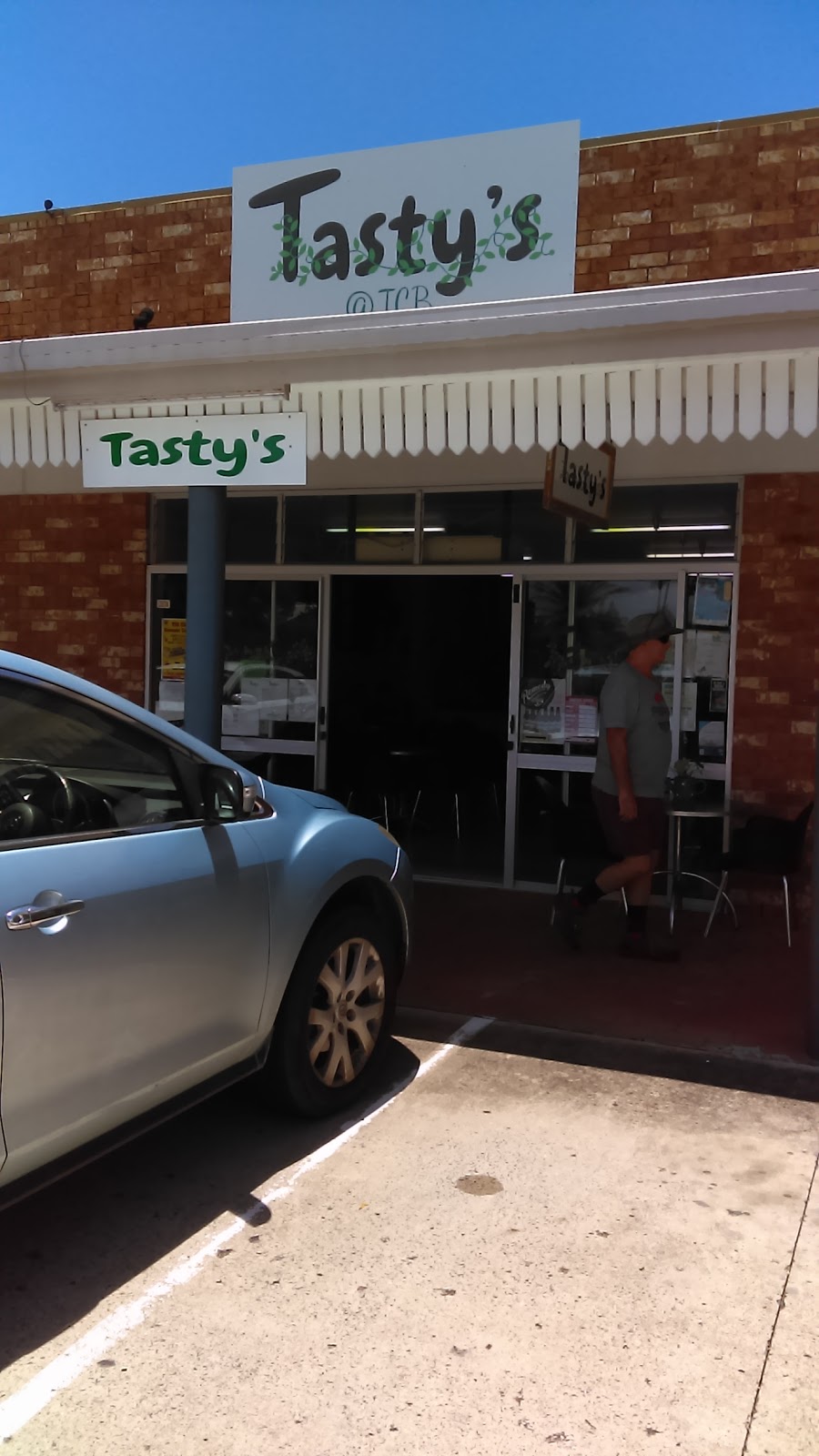 Tastys @ TCB | cafe | 2/3 Dolphin Ave, Tin Can Bay QLD 4580, Australia | 0754862867 OR +61 7 5486 2867