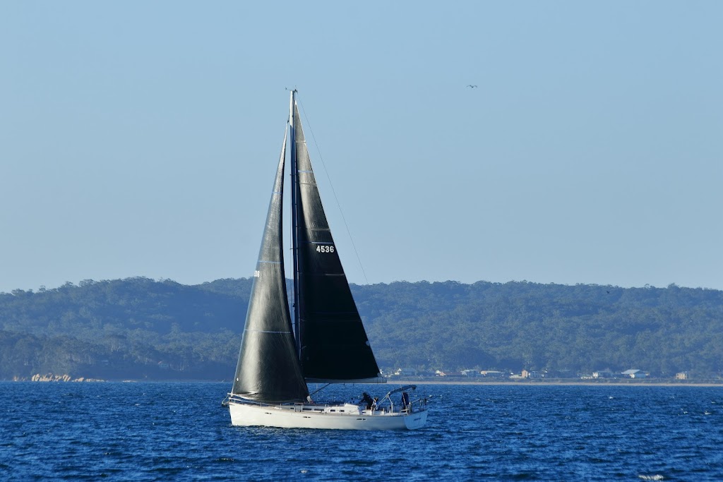 Batemans Bay Sailing Club | Hanging Rock Pl, Batemans Bay NSW 2536, Australia | Phone: 0447 533 539