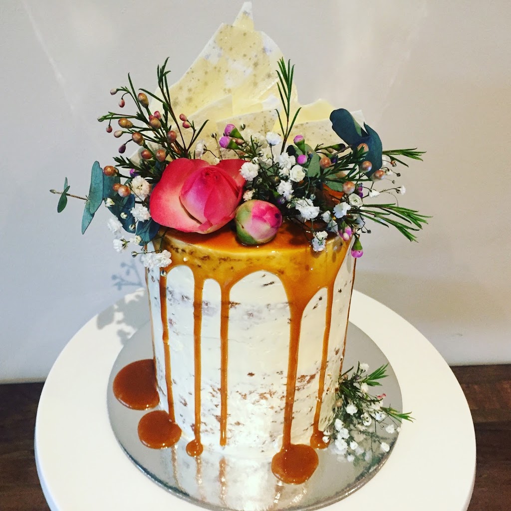 Indulge Cakes by Anna | 19 Joyce St, Floraville NSW 2300, Australia | Phone: 0450 647 493