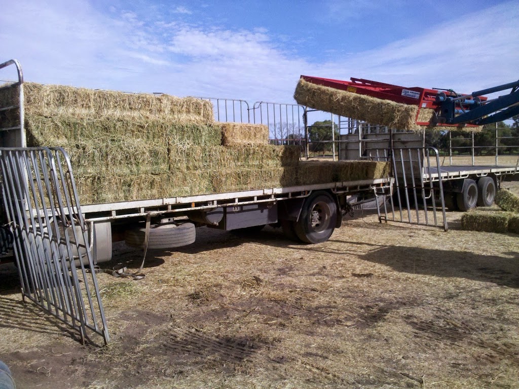 Complete Hay Supplies | 14 Industry Ct, Lilydale VIC 3140, Australia | Phone: 0427 001 803