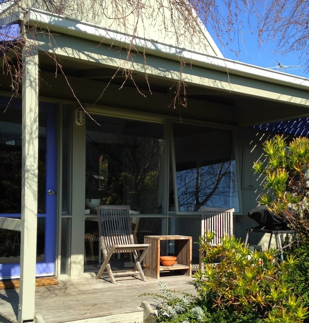 apollo bay beach bungalow | 3/50 Pascoe St, Apollo Bay VIC 3233, Australia | Phone: 0417 376 053