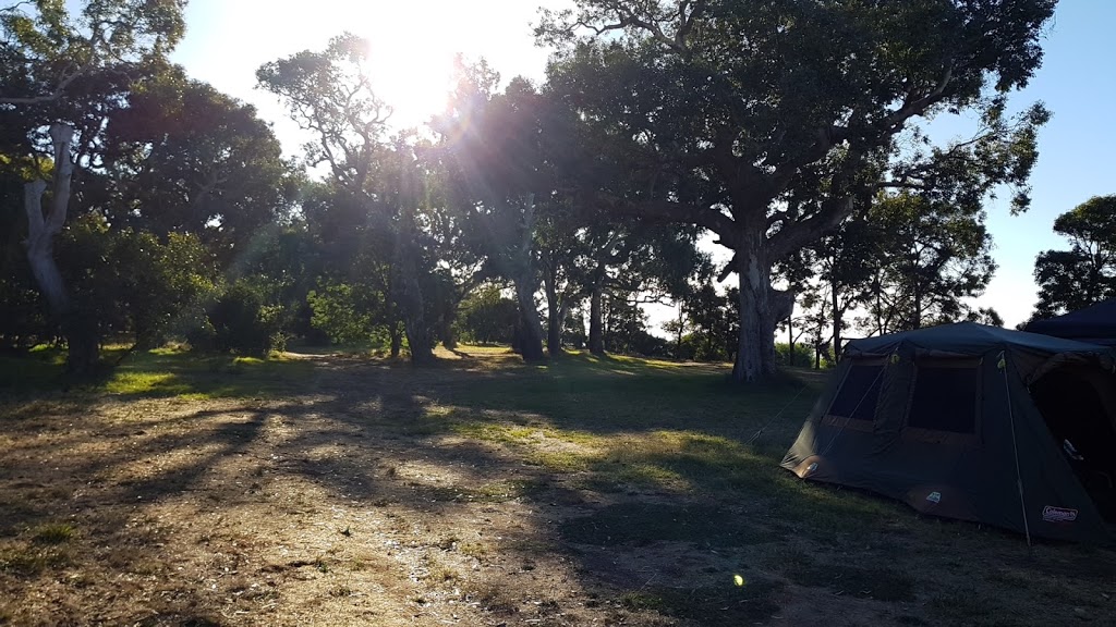 Lake Burrumbeet Free Camping | Canico Dr, Burrumbeet VIC 3352, Australia