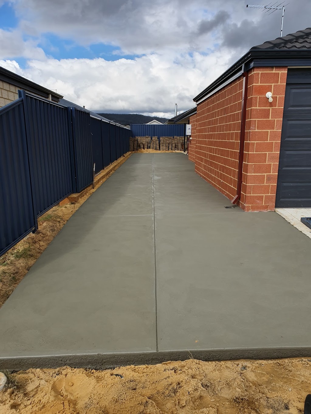 Graysons Concrete Design | 19 Hamersley St, Kelmscott WA 6111, Australia | Phone: 0410 460 904