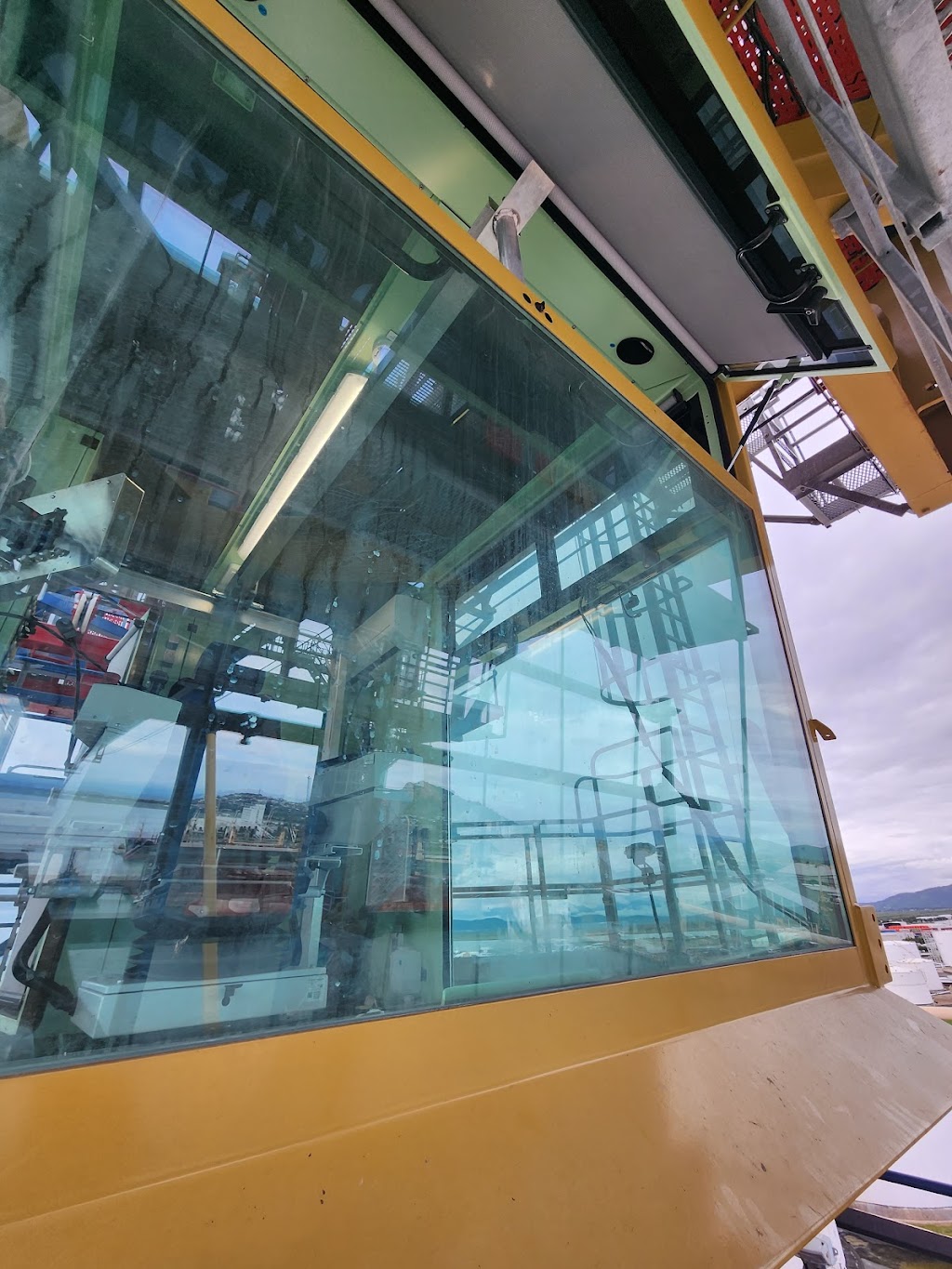 Australian Specialised Machinery Glass (Emerald) | 12 Hicks St, Emerald QLD 4720, Australia | Phone: 1300 429 622