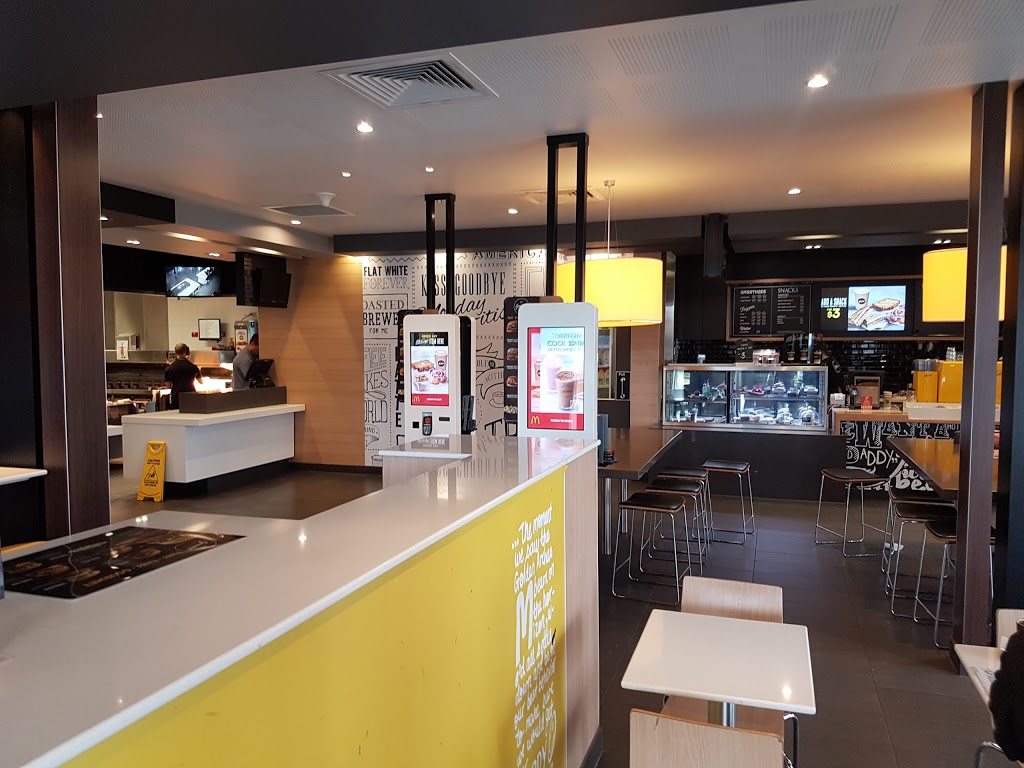 McDonalds Knoxfield | meal takeaway | 1464 Ferntree Gully Rd, Knoxfield VIC 3180, Australia | 0397635496 OR +61 3 9763 5496