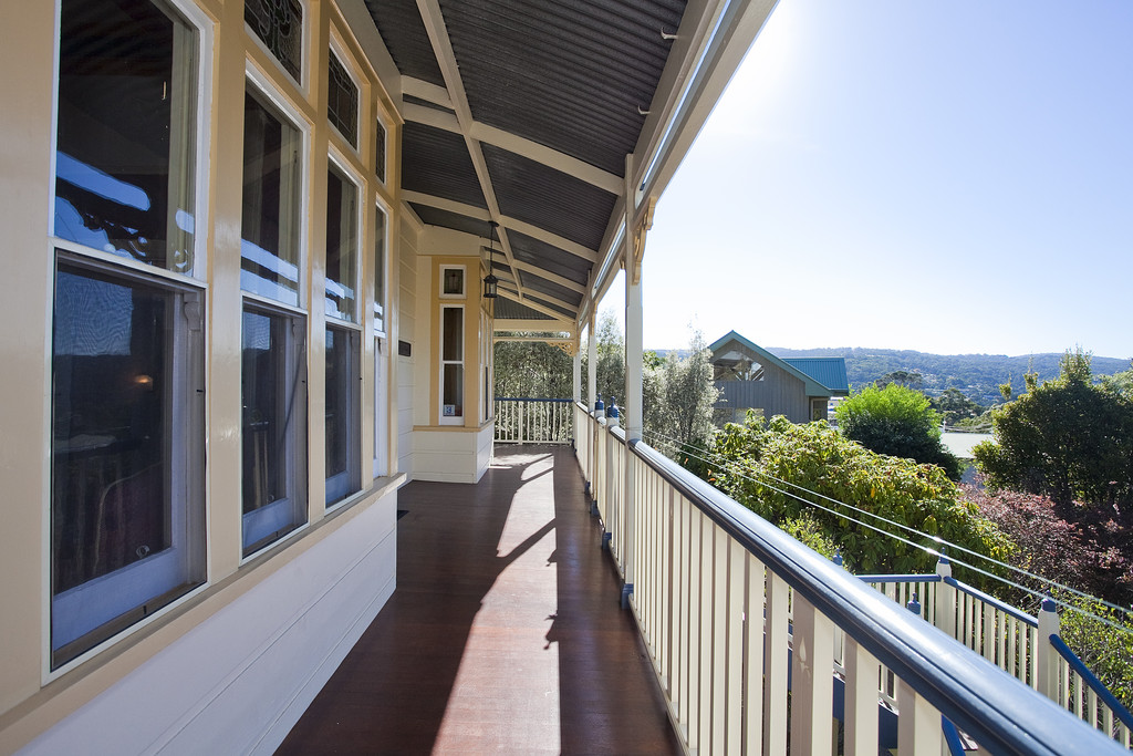 RAVENSWOOD Holiday Home Lorne | lodging | 70 Smith St, Lorne VIC 3232, Australia | 0352894233 OR +61 3 5289 4233