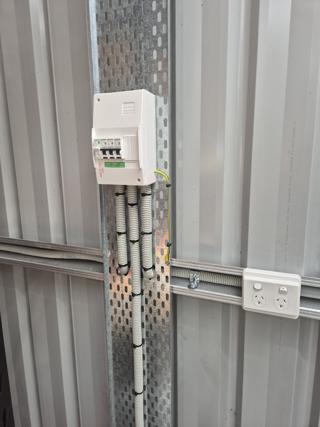 Moulton Electrical | 104 Maffra-Sale Rd, Maffra VIC 3860, Australia | Phone: 0498 544 763