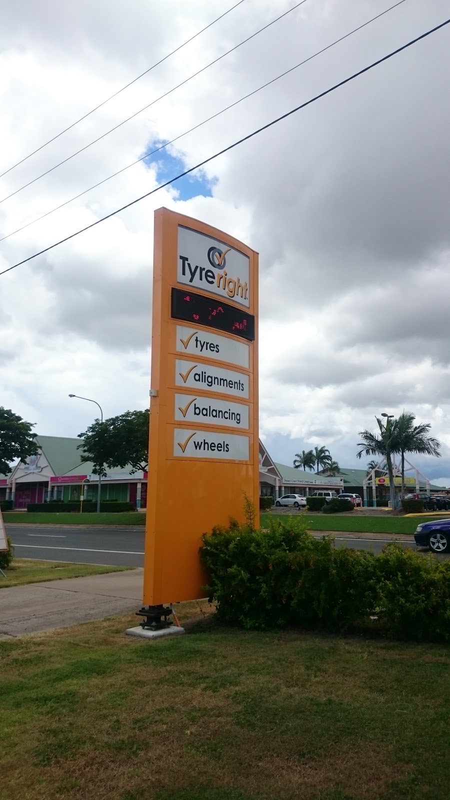 Tyreright | Centro Shopping Centre, 88 Boat Harbour Dr, Pialba QLD 4655, Australia | Phone: (07) 4194 1350