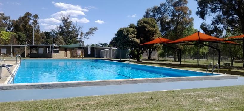 Harcourt Swimming Pool |  | 6 Bridge St, Harcourt VIC 3453, Australia | 0354742484 OR +61 3 5474 2484