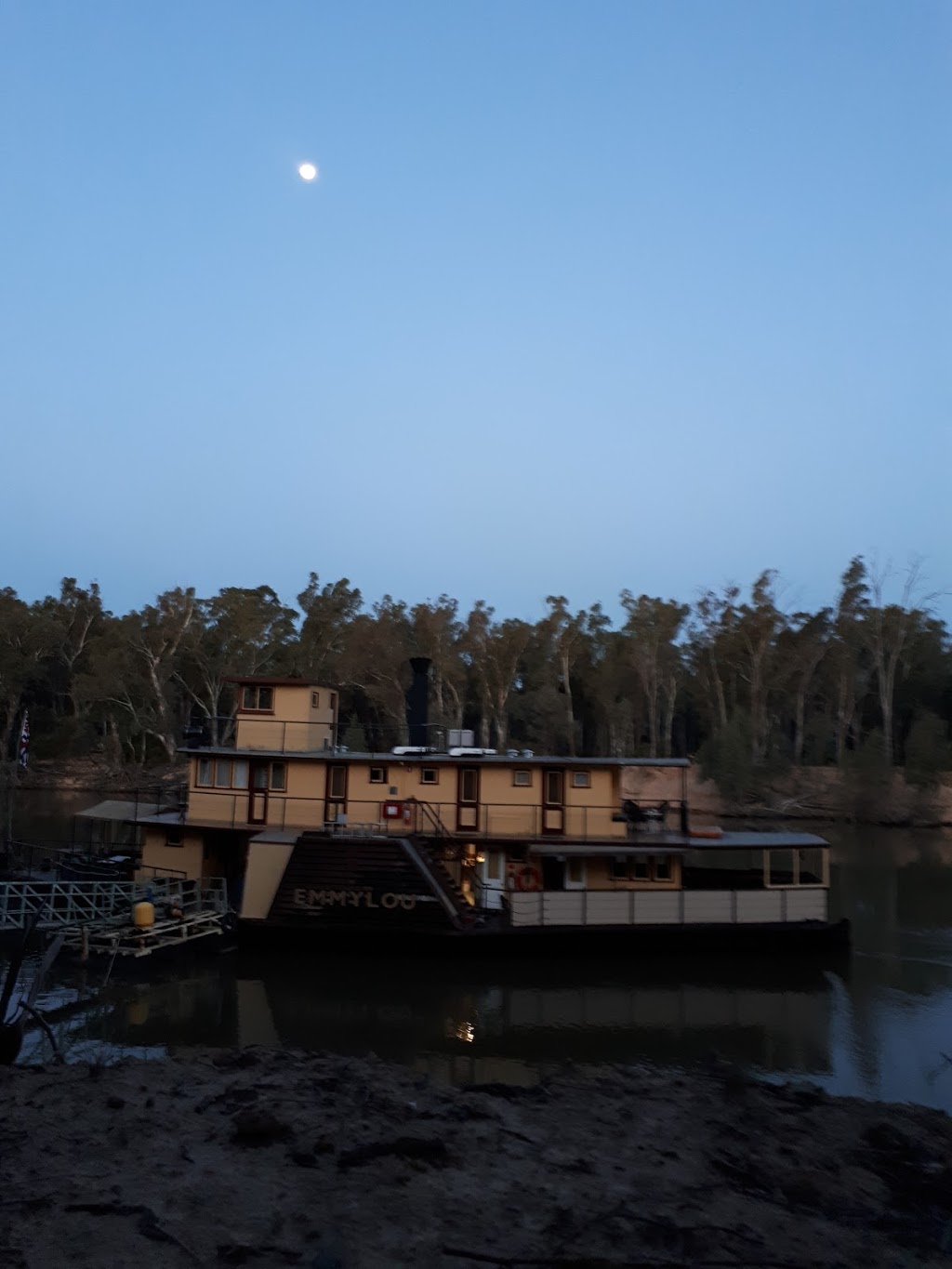 Paddlesteamer Emmylou Boatel | lodging | 57 Murray Esplanade, Echuca VIC 3564, Australia