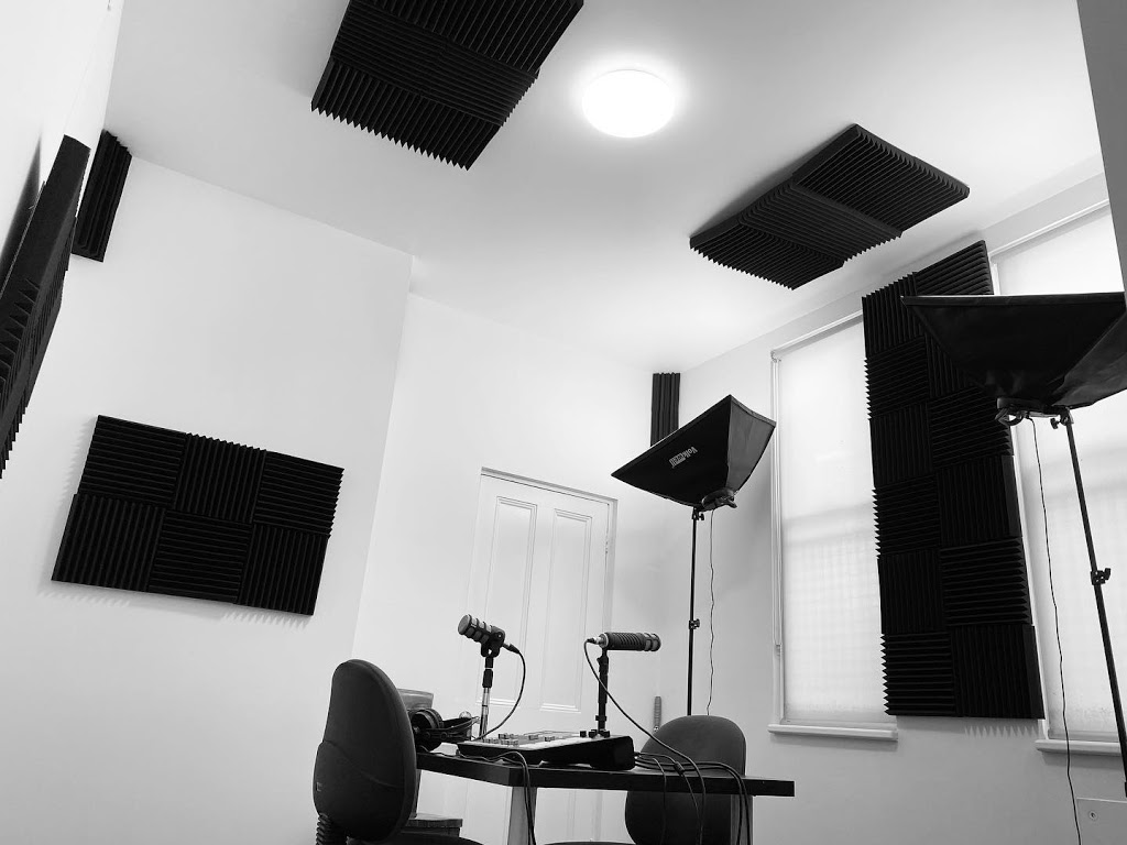 iD Podcast Studio | electronics store | 112 Percival Ln W, Stanmore NSW 2048, Australia | 0280035552 OR +61 2 8003 5552