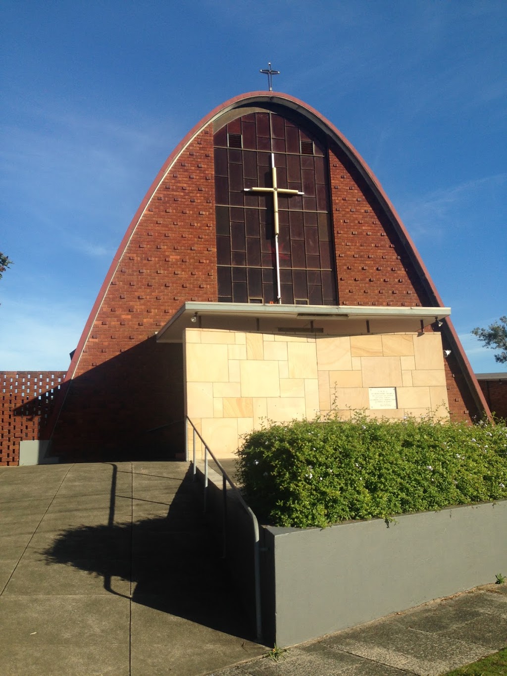 St Bernards Catholic Church - Botany | church | 4 Ramsgate St, Botany NSW 2019, Australia | 0293168303 OR +61 2 9316 8303