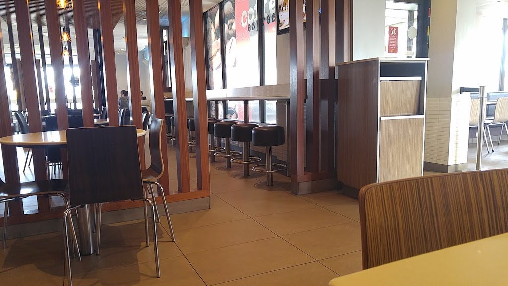 McDonalds Bathurst | meal takeaway | 69-71 Durham St, Bathurst NSW 2795, Australia | 0263321588 OR +61 2 6332 1588