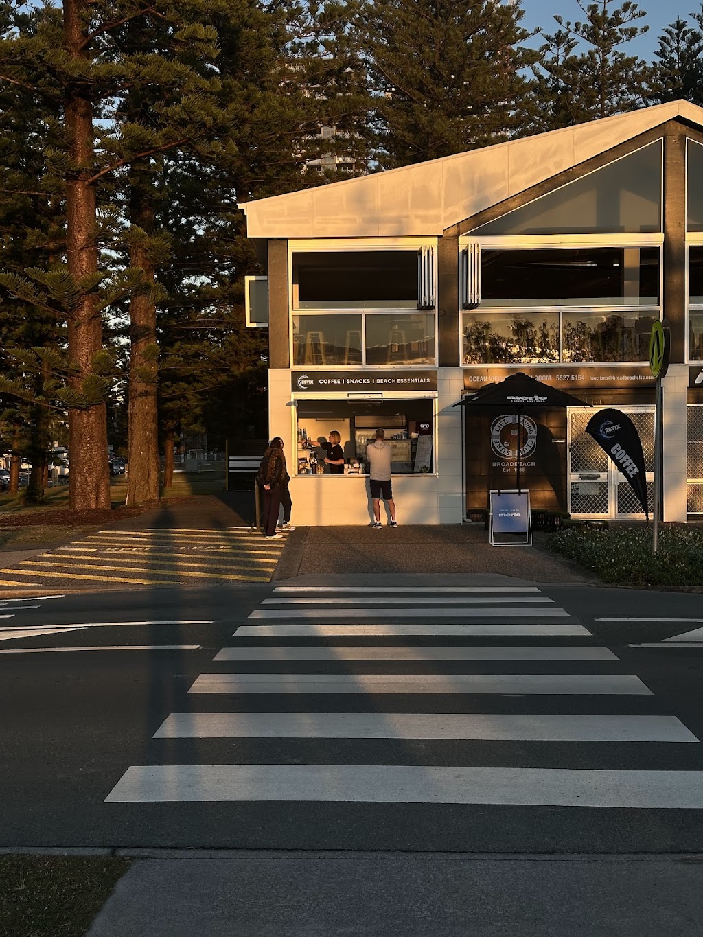 2Stix Broadbeach | 27 Broadbeach Blvd, Broadbeach QLD 4218, Australia | Phone: (07) 5527 5154