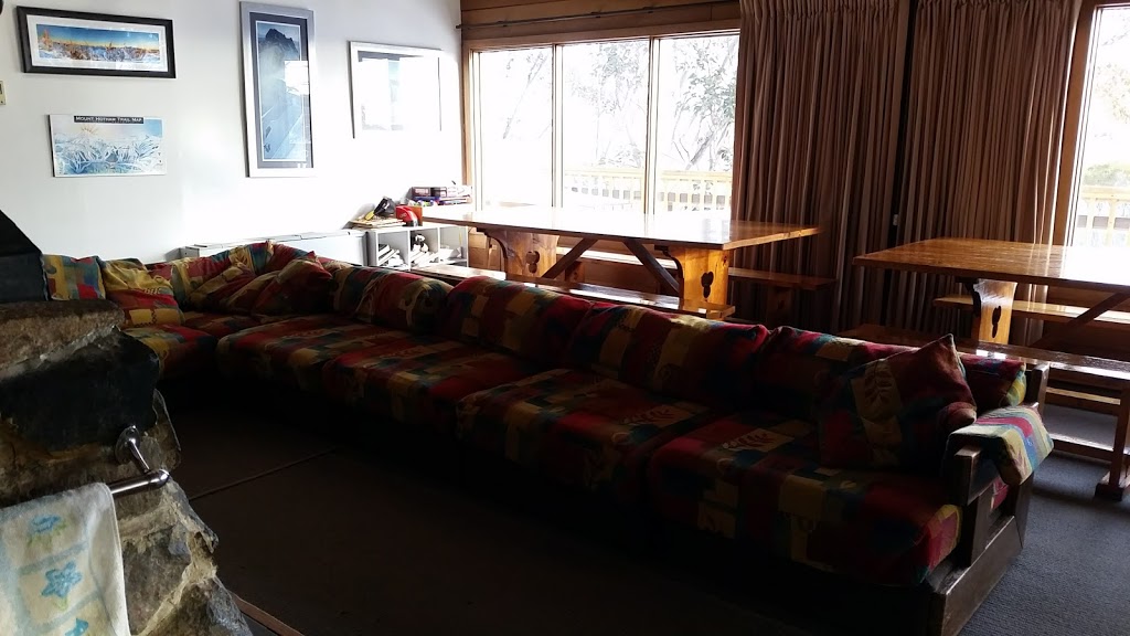 Tallawarra Ski Club | lodging | 6 Dargo Ct, Hotham Heights VIC 3741, Australia | 0357593650 OR +61 3 5759 3650