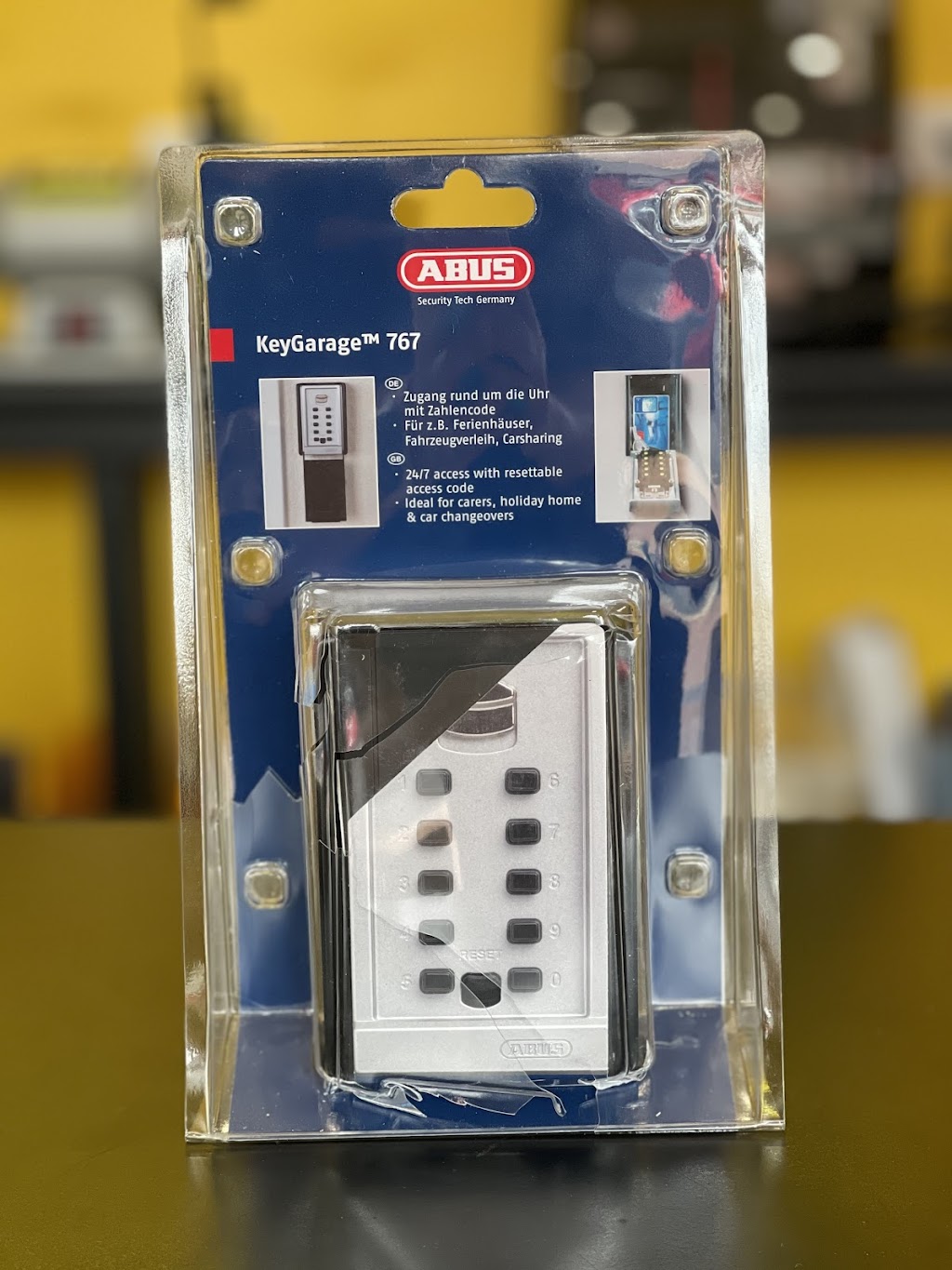 Featon Locksmiths Pty Ltd | Unit 9/11 Pinnacle Pl, Somersby NSW 2250, Australia | Phone: 0457 167 235