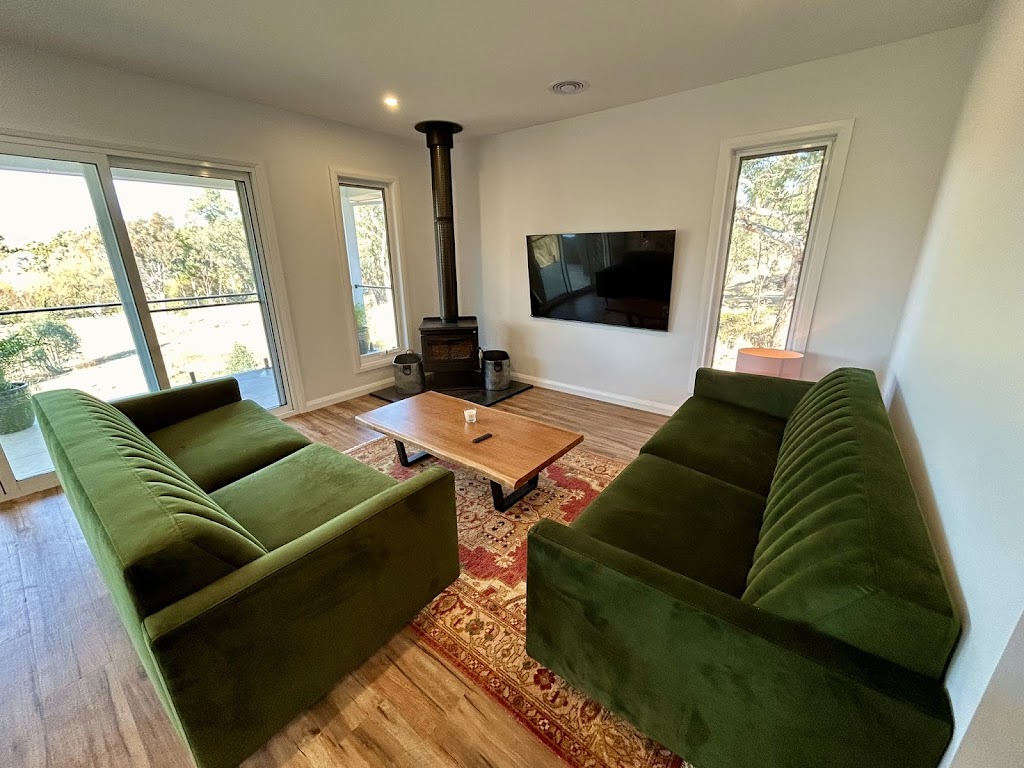 Stay Albury Wodonga - House on the Hill | 74 Clarendon Ave, Wodonga VIC 3690, Australia | Phone: 0480 856 060