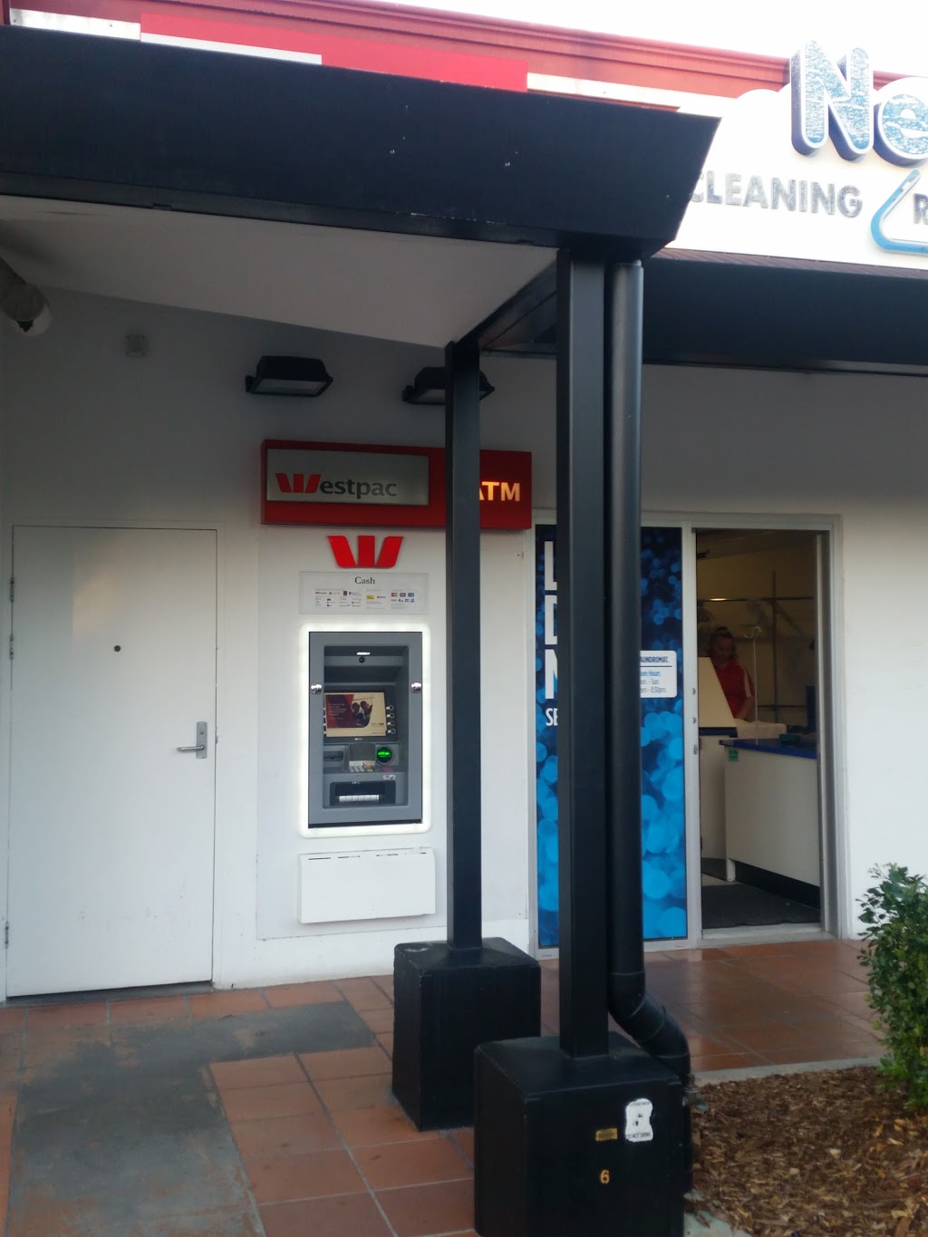 Westpac ATM Biggera Waters | Metro Market Shopping Centre, 33 Hollywell Rd, Biggera Waters QLD 4216, Australia | Phone: 13 20 32