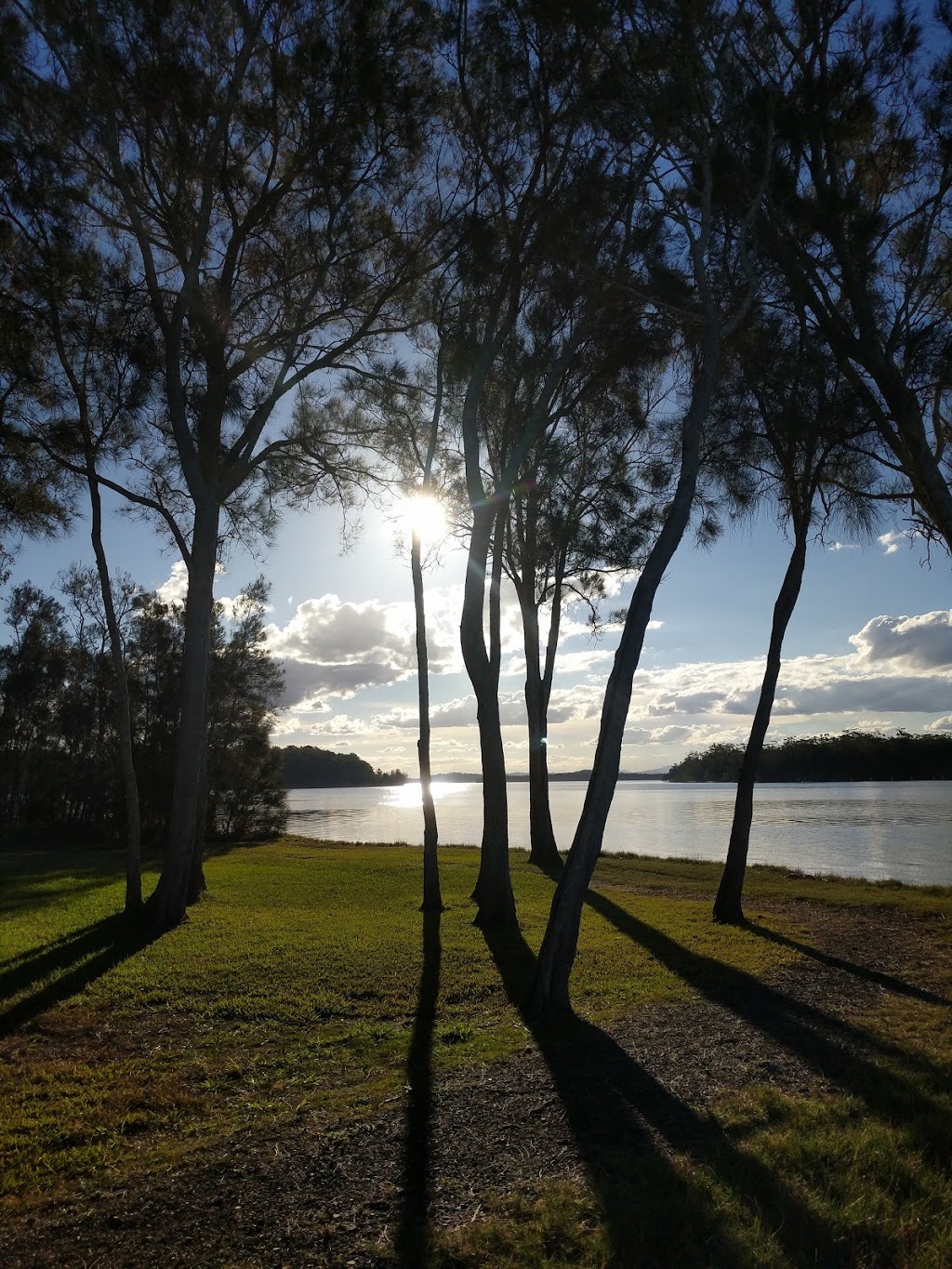 Coomba Park Foreshore | park | 1 Coomba Rd, Coomba Park NSW 2428, Australia | 0265917222 OR +61 2 6591 7222
